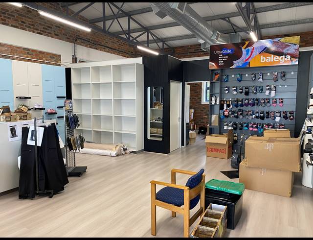 100M² RETAIL TO LET IN WESTLAKE
